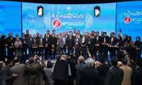 دریافت لوح تقدیر و تندیس از رئیس جمهور توسط دکتر حسین کارگر مدیر کمیته تحقیقات دانشجویی دانشگاه